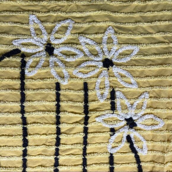 Vintage
Andrisona Chenille Coverlet Bedspread Yellow Brown White Daisy 53"x81" - Picture 8 of 14